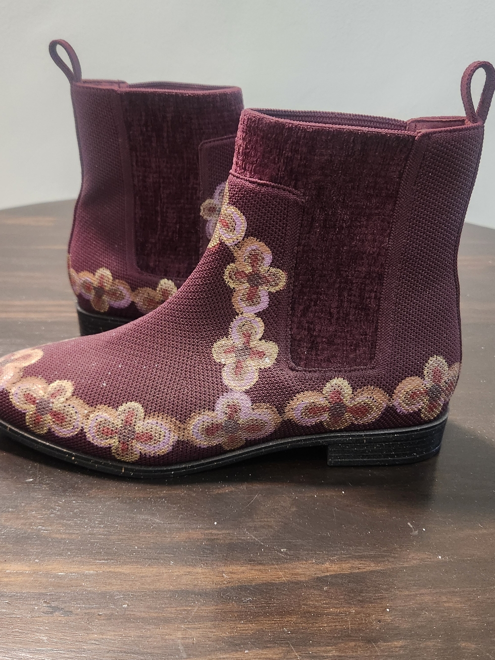 VIVAIA Ryan Pro Chelsea Boots | Burgundy Floral Glitter Knit | Square Toe | Sz 4 - Picture 4 of 11